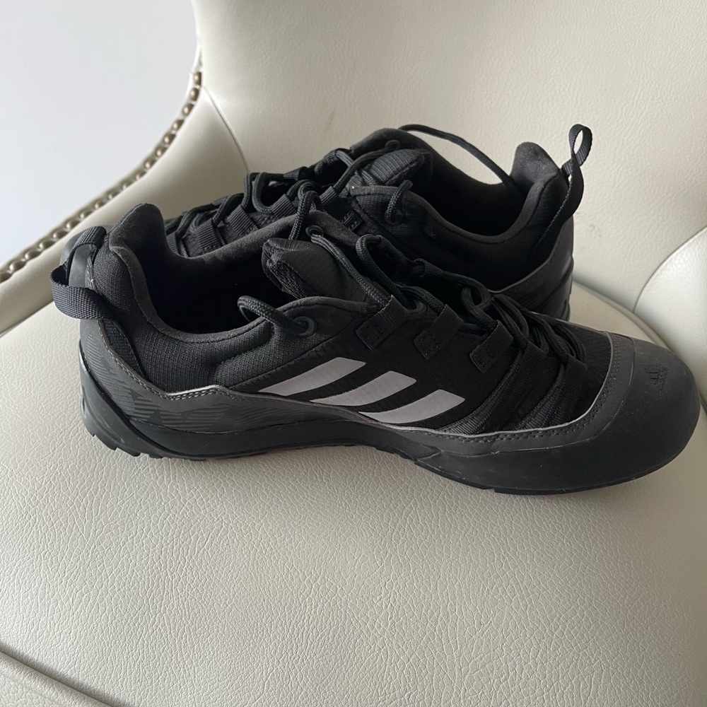 Adidas TRAXION SHOES
